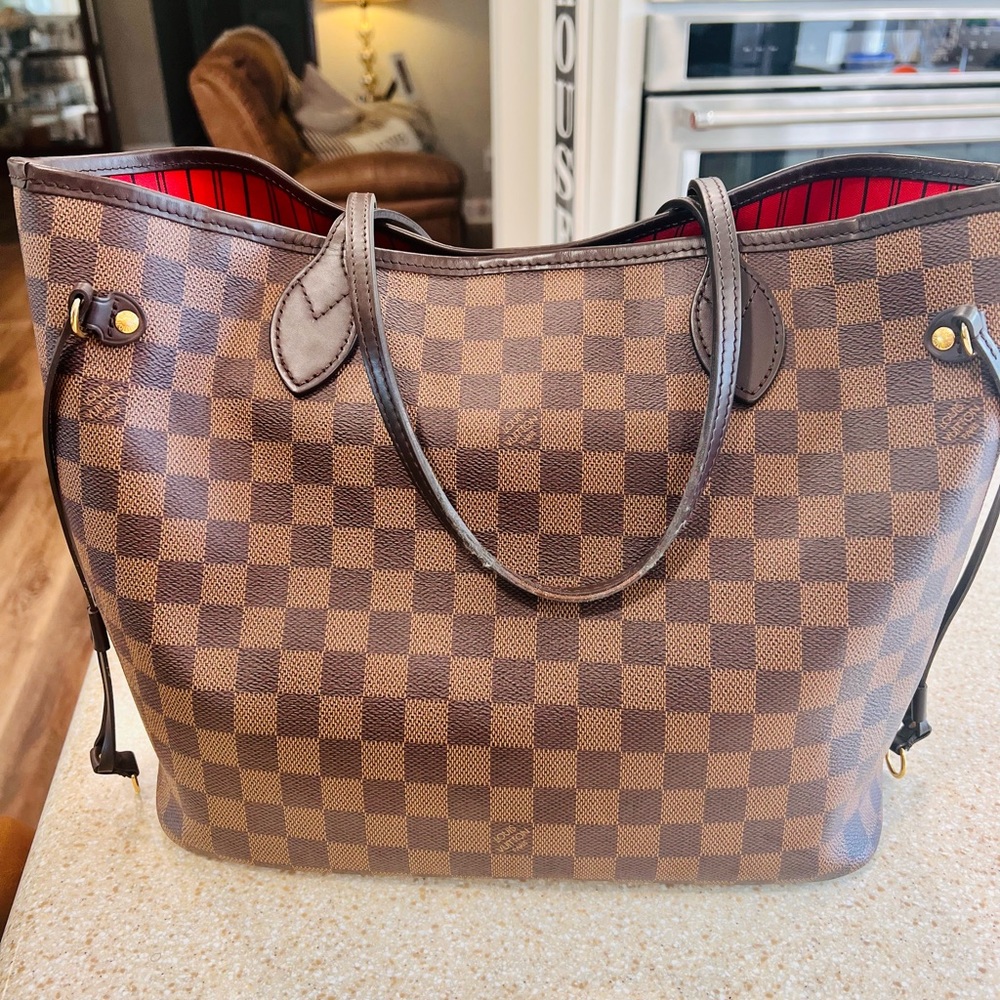 Louis Vuitton Neverfull Bag